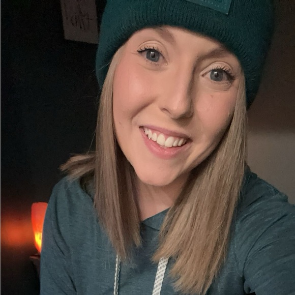 Meet your Posher, Amanda - Picture 1 of 1